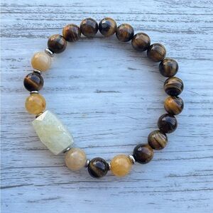 Elegant Brown and Cream Beaded Bracelet